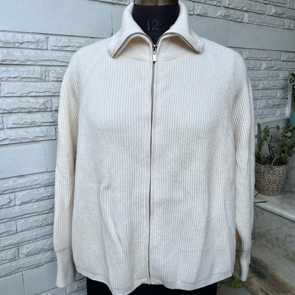 Jackets & Blazers - SOLD ❌ NWOT Off White ribbed woollen zipper Jacket cum Sweater